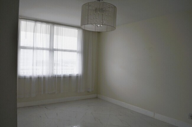 Building Photo - 201 N Ocean Blvd