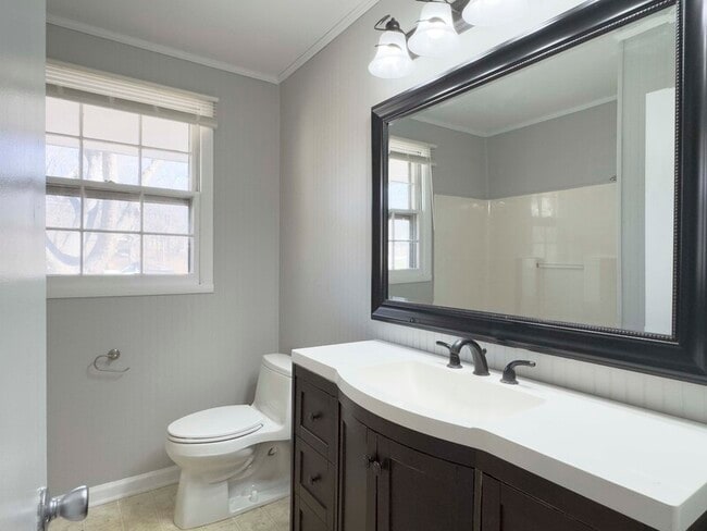 Building Photo - 328 Dunbar Cave Rd