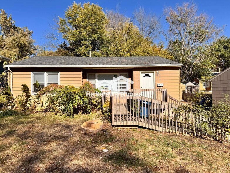 Building Photo - 709 Bell Ave