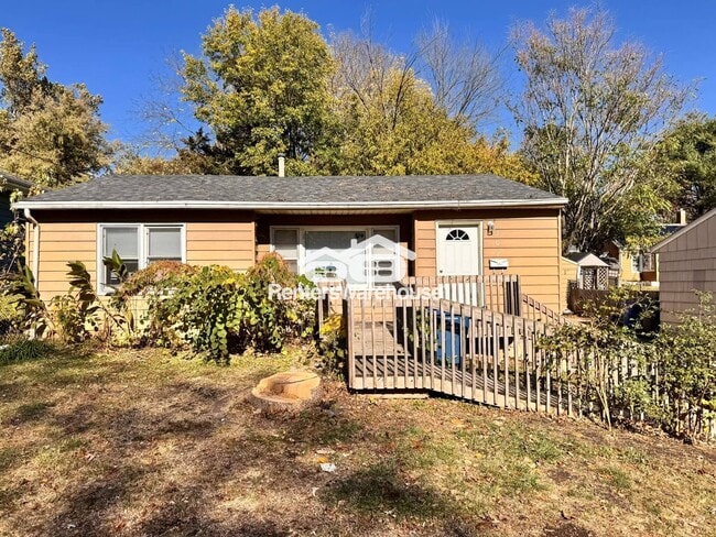 Building Photo - 709 Bell Ave