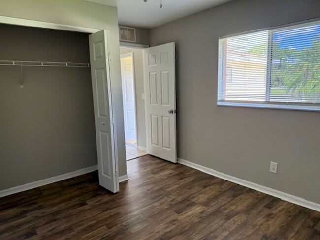 Building Photo - 18-Month Lease at $1,425 / 12-Month Lease ...