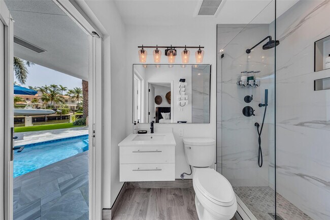 Building Photo - 3108 NE 42nd Ct