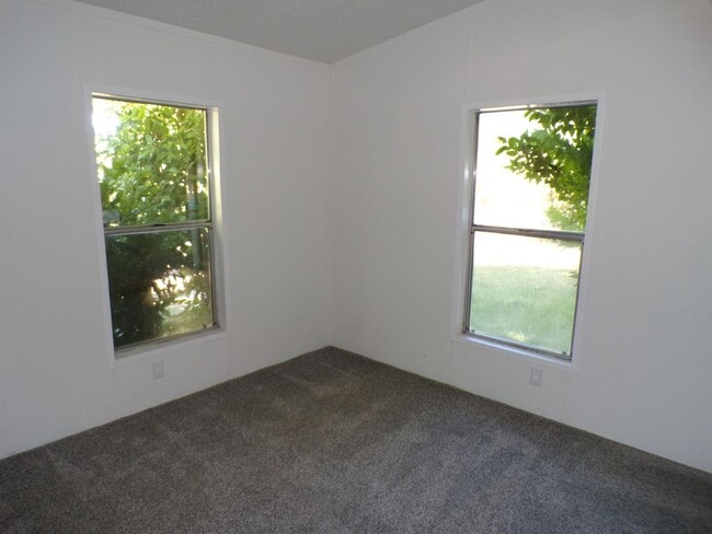 Building Photo - 13230 OR-238
