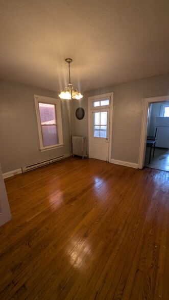 Building Photo - 37 E Washington St