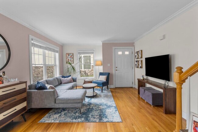 Building Photo - 85 Camp Ave