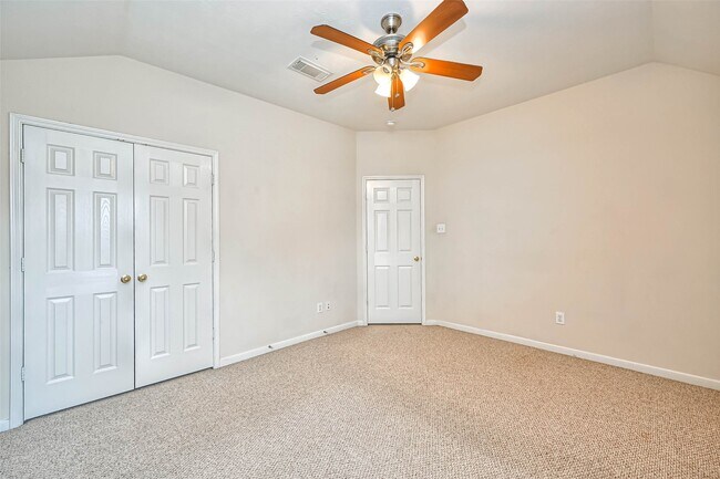 Building Photo - 1007 Riverchase Dr