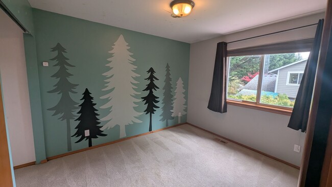 Building Photo - 17180 Sawyer St SE