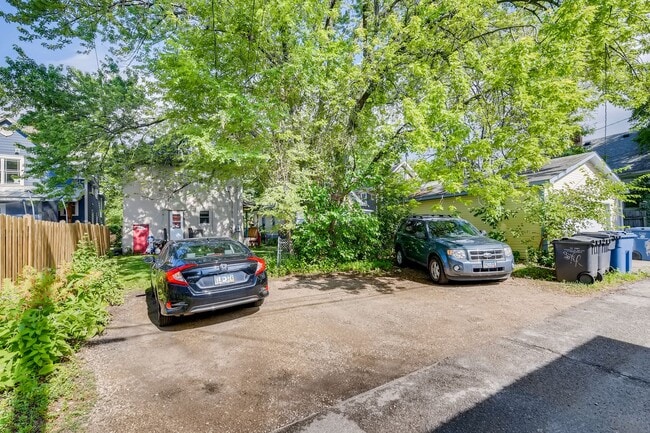 Building Photo - Spacious 2BR + Sunroom Main Floor in NE Arts District – Steps to Logan Park & Breweries