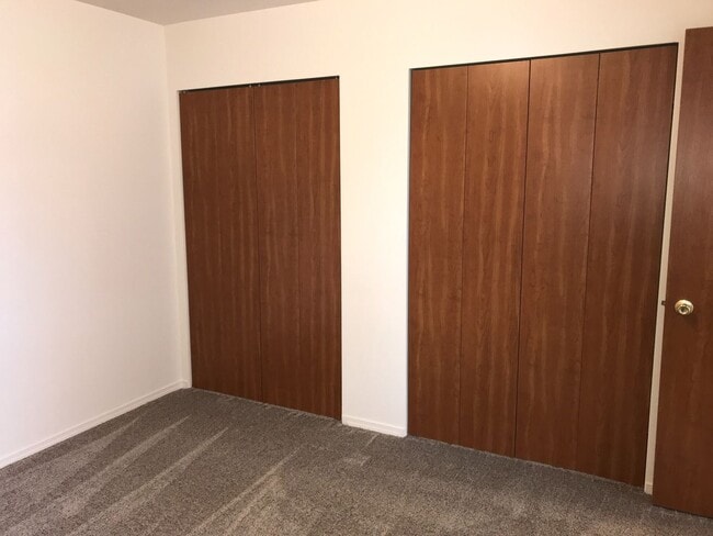 Building Photo - Newer Construction Duplex!!