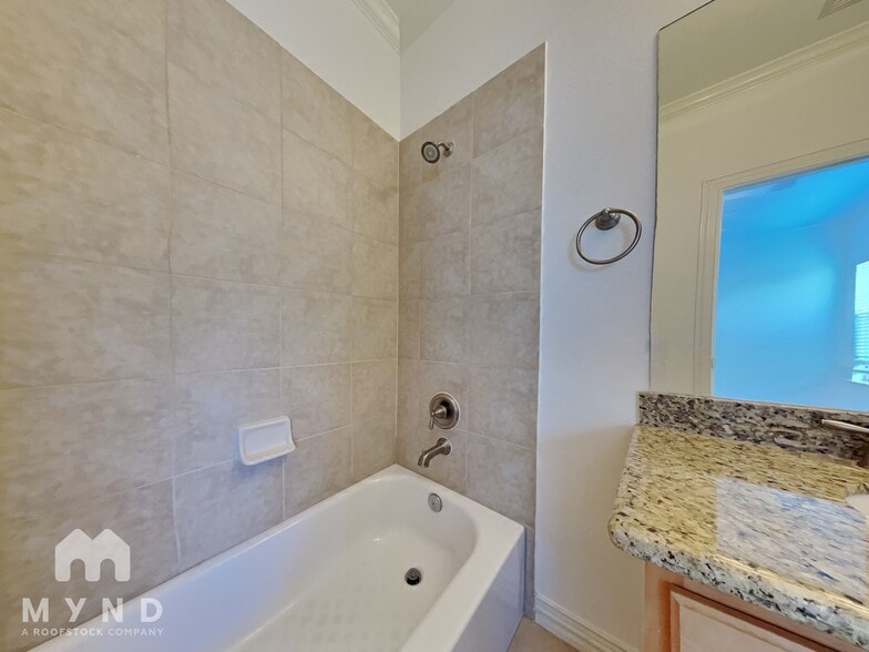 Building Photo - 3412 Honsinger St