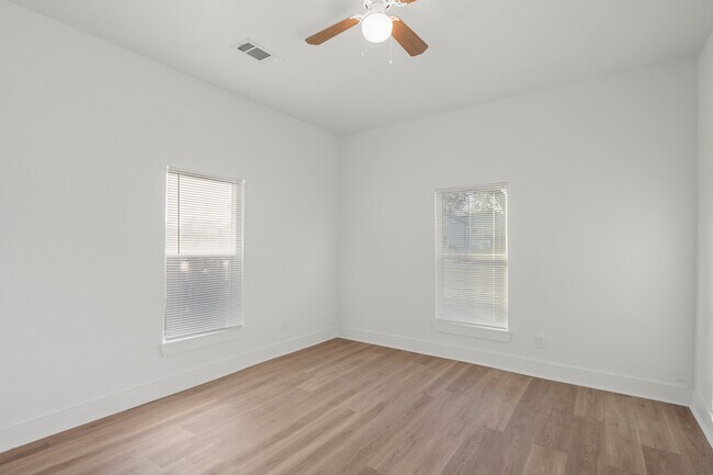 Building Photo - 2406 Gorman Ave