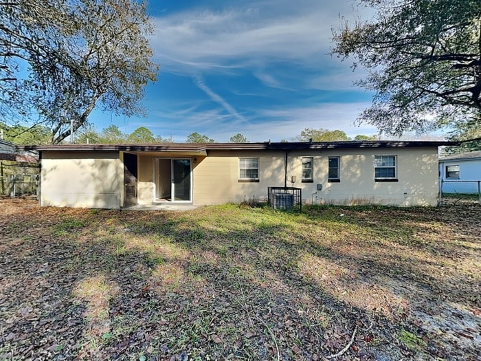 Building Photo - 7428 Sharbeth Dr N
