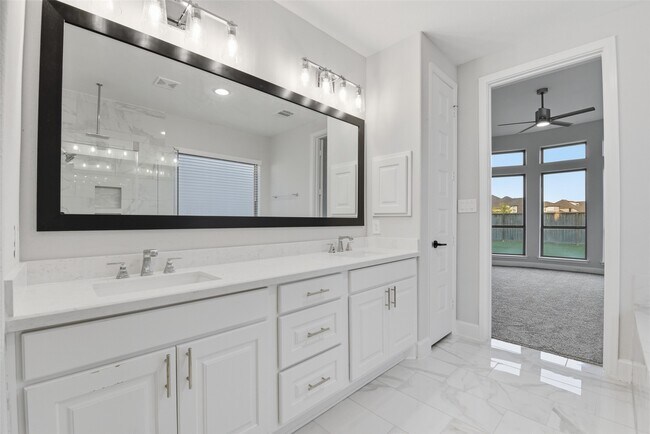 Building Photo - 2030 Green Haven Ct