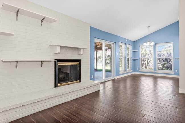 Building Photo - 13650 Cherrydown St