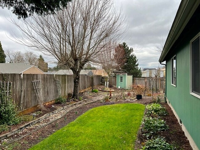 Building Photo - 3Bd/2Ba Single Story House - Available to View!