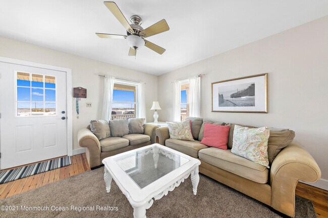 Building Photo - 1211 Ocean Ave N