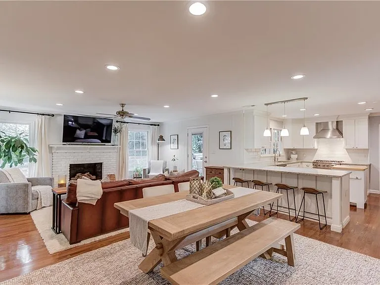 Building Photo - 649 Winder Hwy