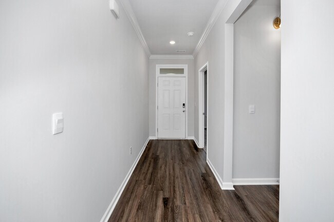 Building Photo - 157 High Leaf Dr