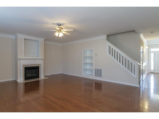 Building Photo - 2043 Sinclair Trce