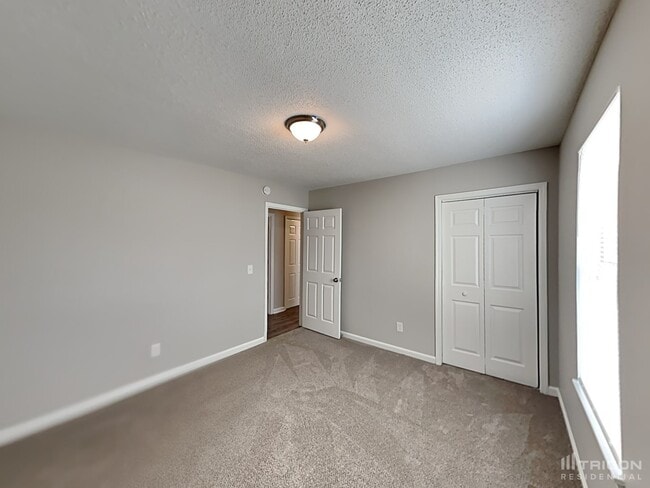 Building Photo - 12 Penhurst Ct