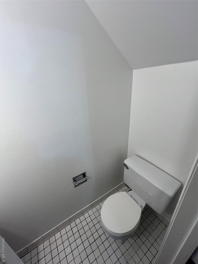 Building Photo - 7 Hudson Heights Dr