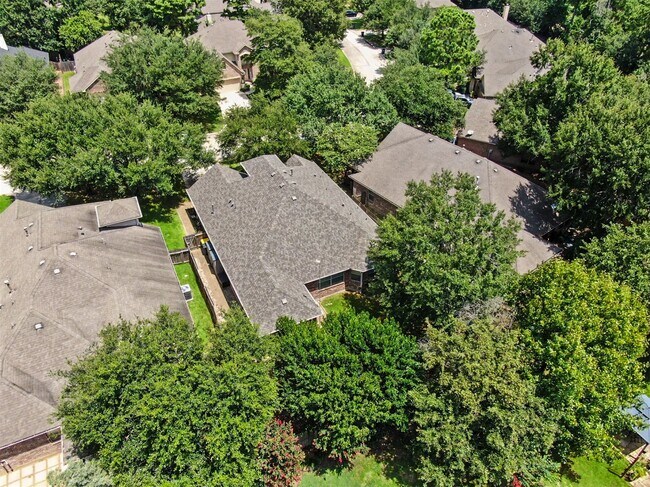 Building Photo - 1912 Hill Manor Dr