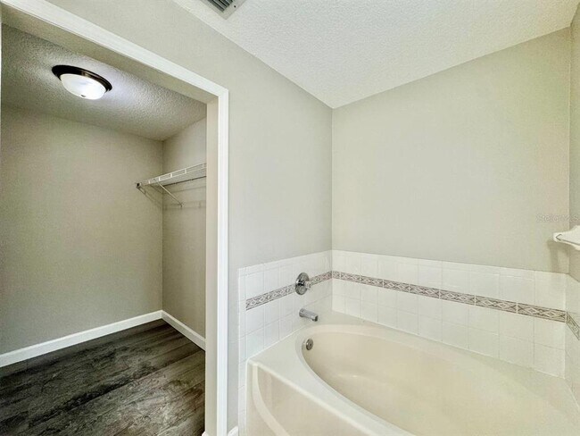 Building Photo - 18112 Canal Pointe St