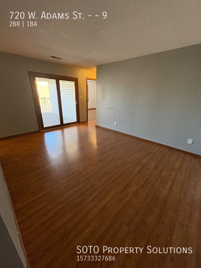 Building Photo - 720 W Adams St