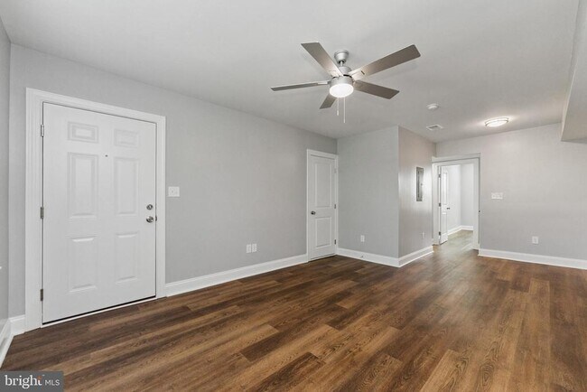 Building Photo - 2021 E St NE