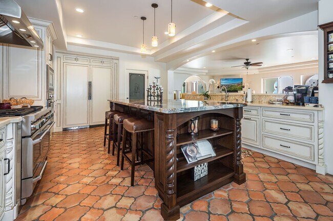 Building Photo - 875 Sand Point Rd