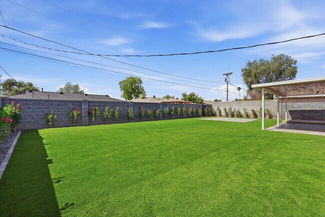 Building Photo - 7421 E Princeton Ave