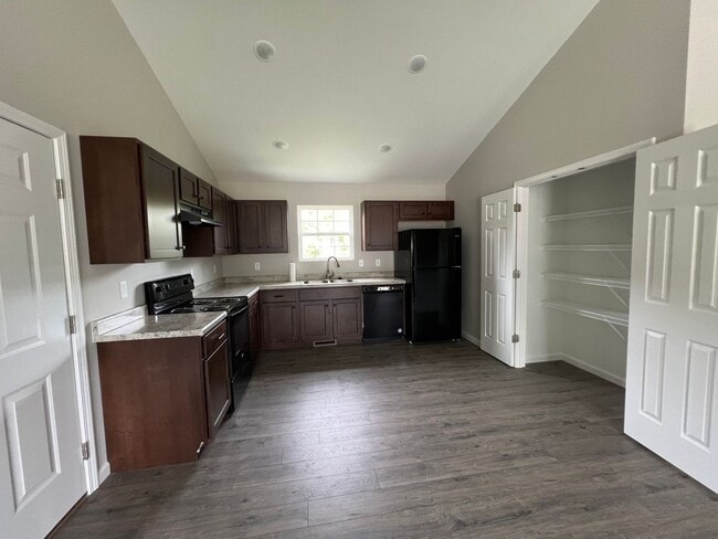 Building Photo - Newer Home in Lake Labadie Subdivision