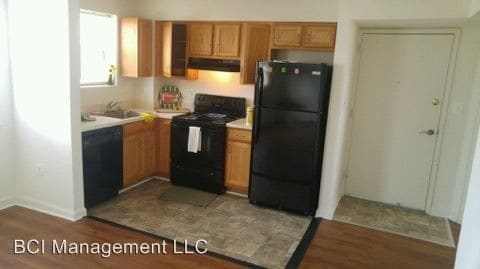 Primary Photo - 2125 Cameron Dr