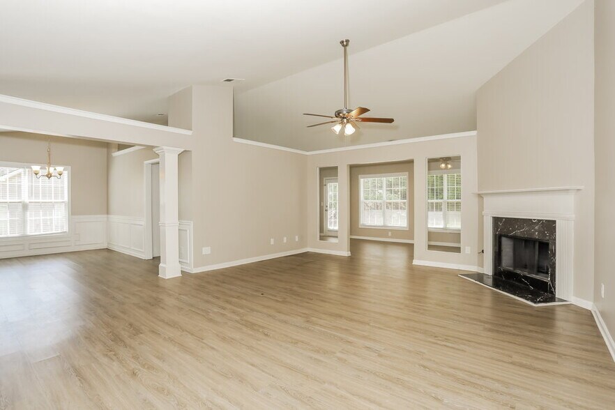 Building Photo - 402 Black Fox Dr