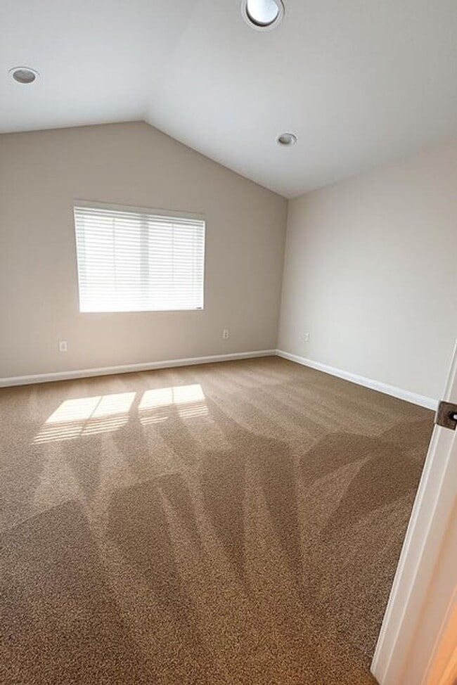 Building Photo - 2500 NE 9th Street, Pompano Beach, FL 33062