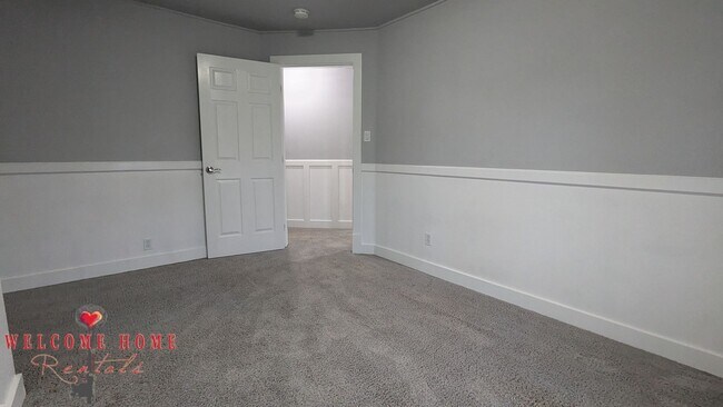 Building Photo - 4520 S Thompson Ave