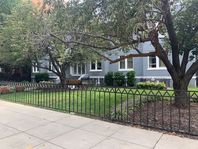 Building Photo - DC Studio in "Old City"  - Furnished!! Murphy bed & small sofa.