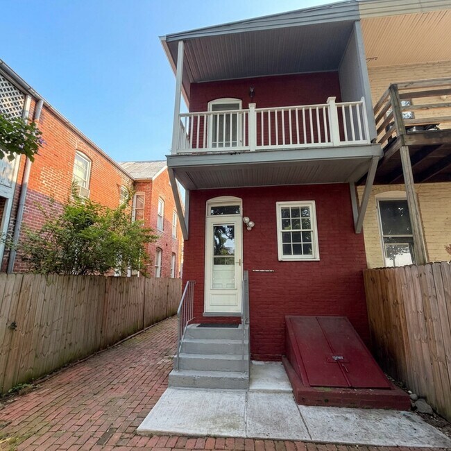 Building Photo - 312 E 3rd St