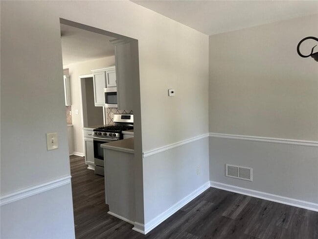 Building Photo - 6133 Mulberry Park Dr