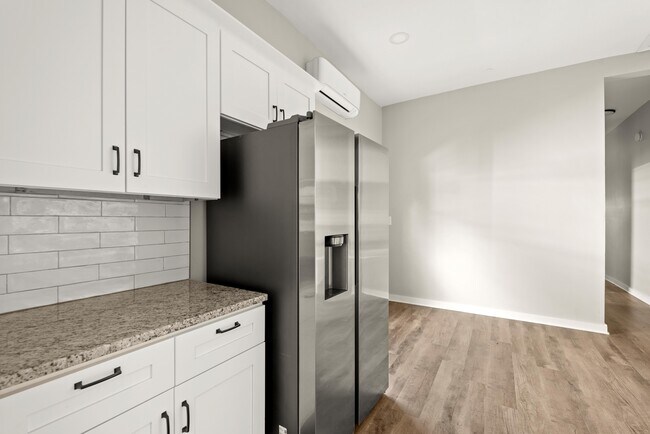 Building Photo - 361 Cameron St SE