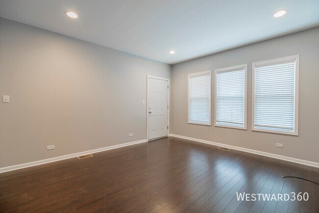 Building Photo - 1906 W 17th St