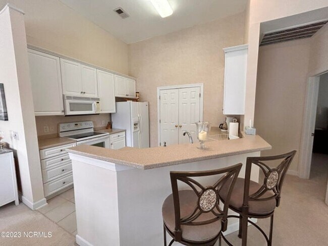 Building Photo - NEW REDUCED PRICE in Beautiful Sea Trail Plantation townhome