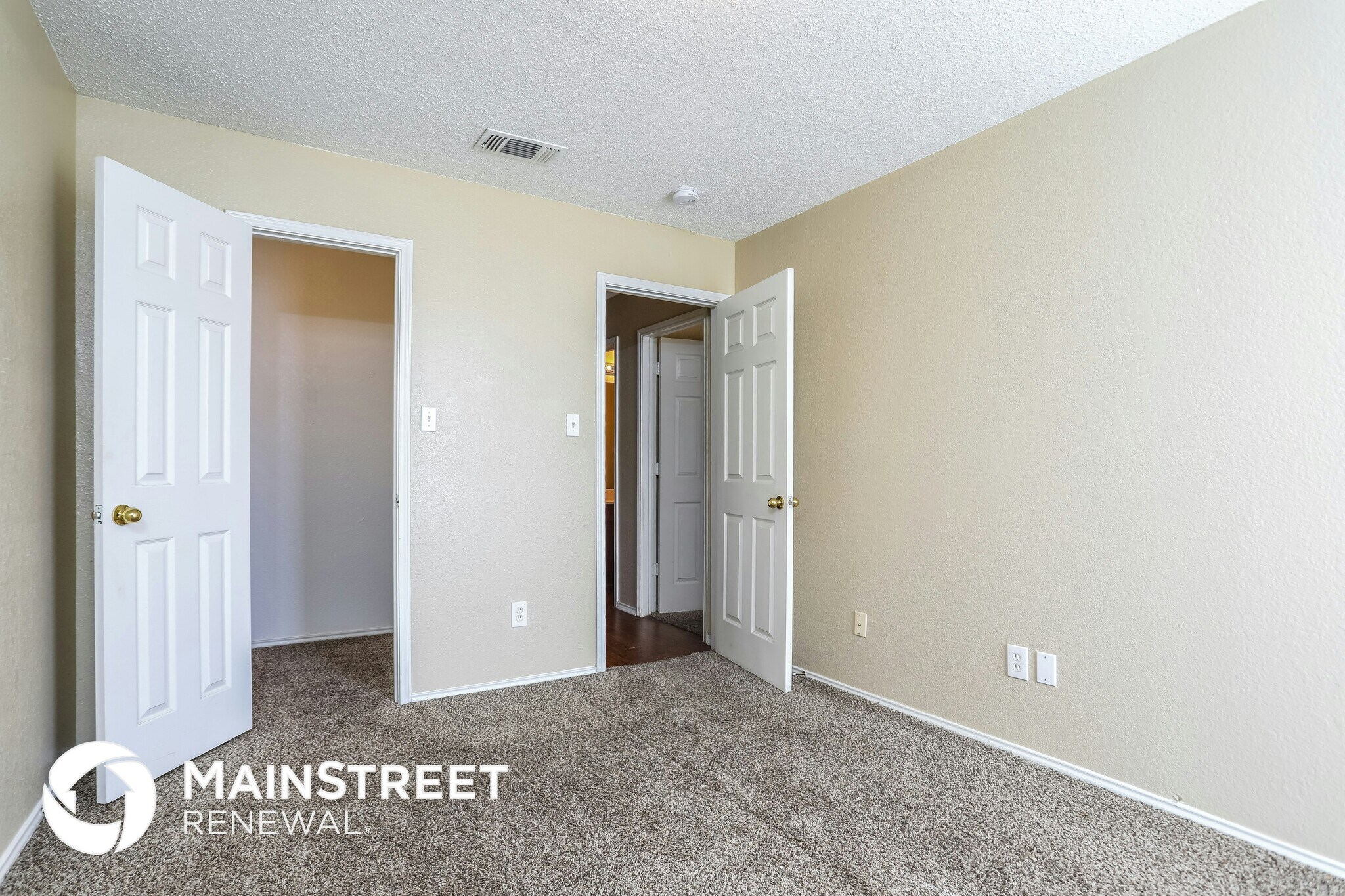 Building Photo - 1017 Glencrest Dr