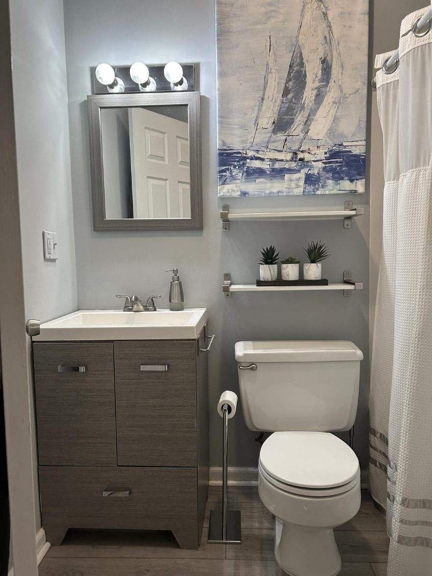 Building Photo - 639 Summer St