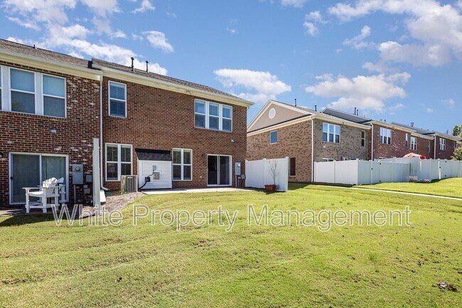 Building Photo - 15642 Canmore Street