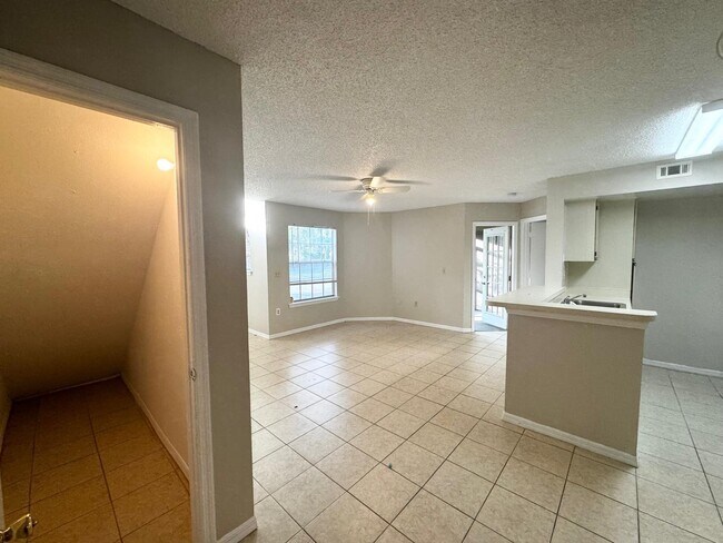 Building Photo - 401 Fountainhead Cir