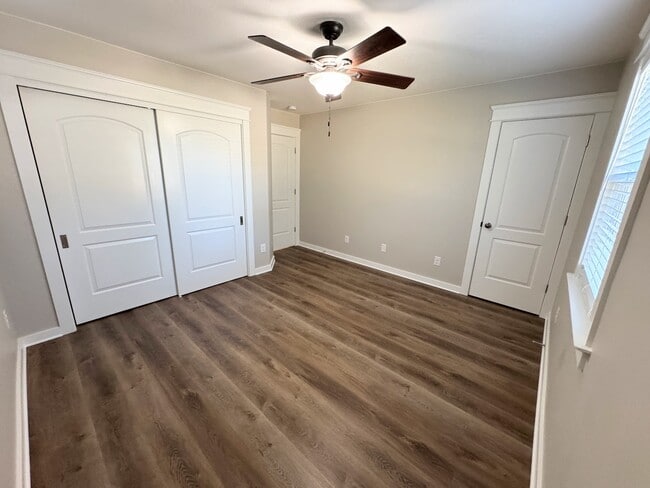 Building Photo - 116 Montrose Dr