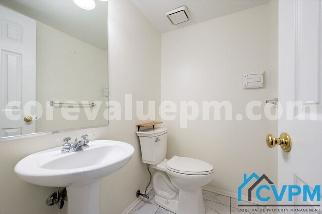 Building Photo - 7679 Blueberry Hill Ln
