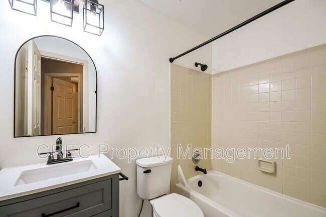 Building Photo - 207 Lynton Ct