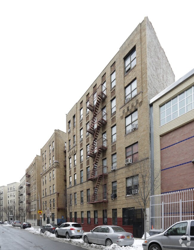 Roslyn Terrace 1725 Andrews Ave Bronx NY 10453 Apartment Finder